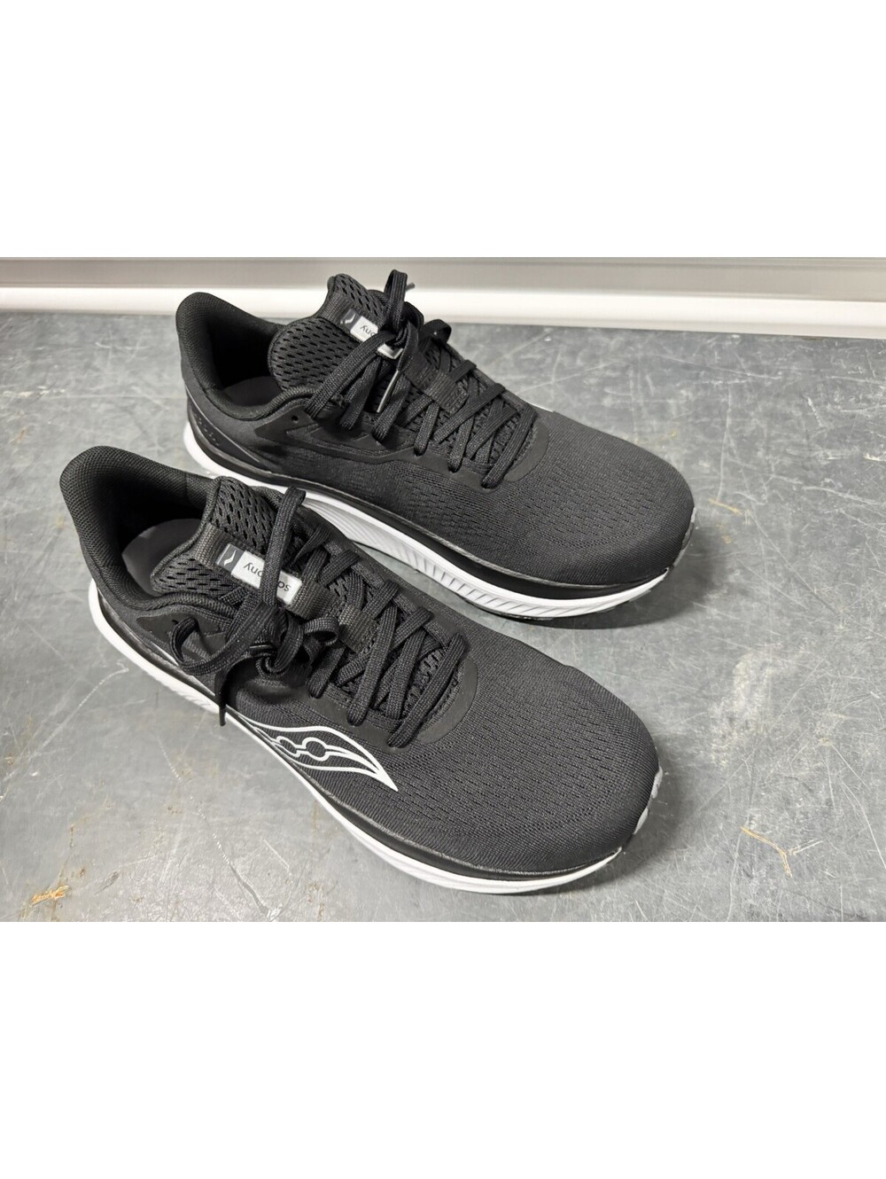 Saucony Echelon 10 - Men’s Size 10.5 - Regular Width - Brand New In Box!